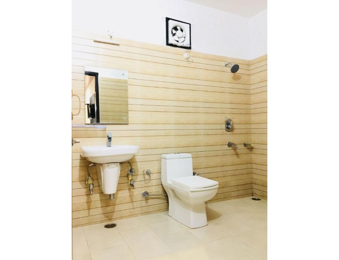 Hotel Dalhousie Grand Banikhet Dış mekan fotoğraf